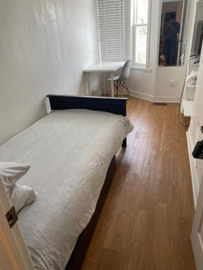 Single Room with SHARED Bathroom